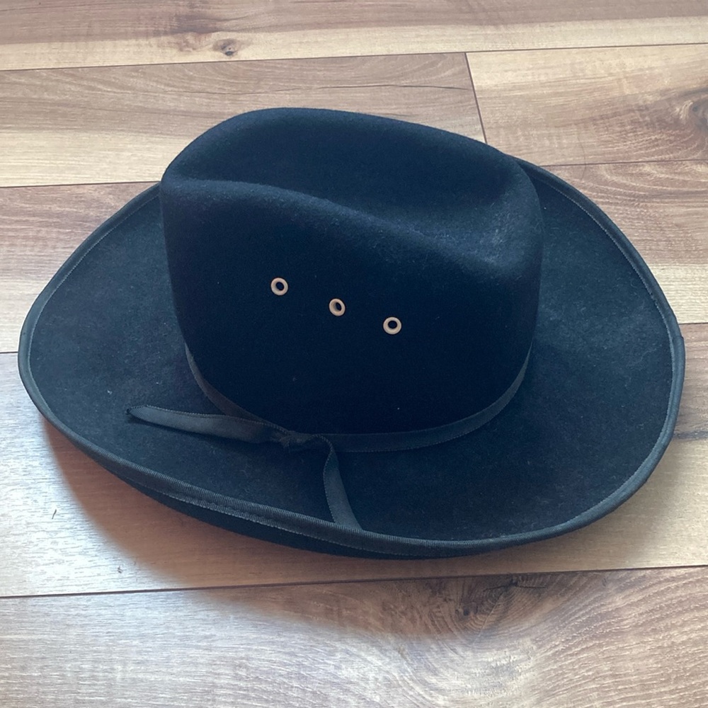 Betmar New York Black Felt Hat
